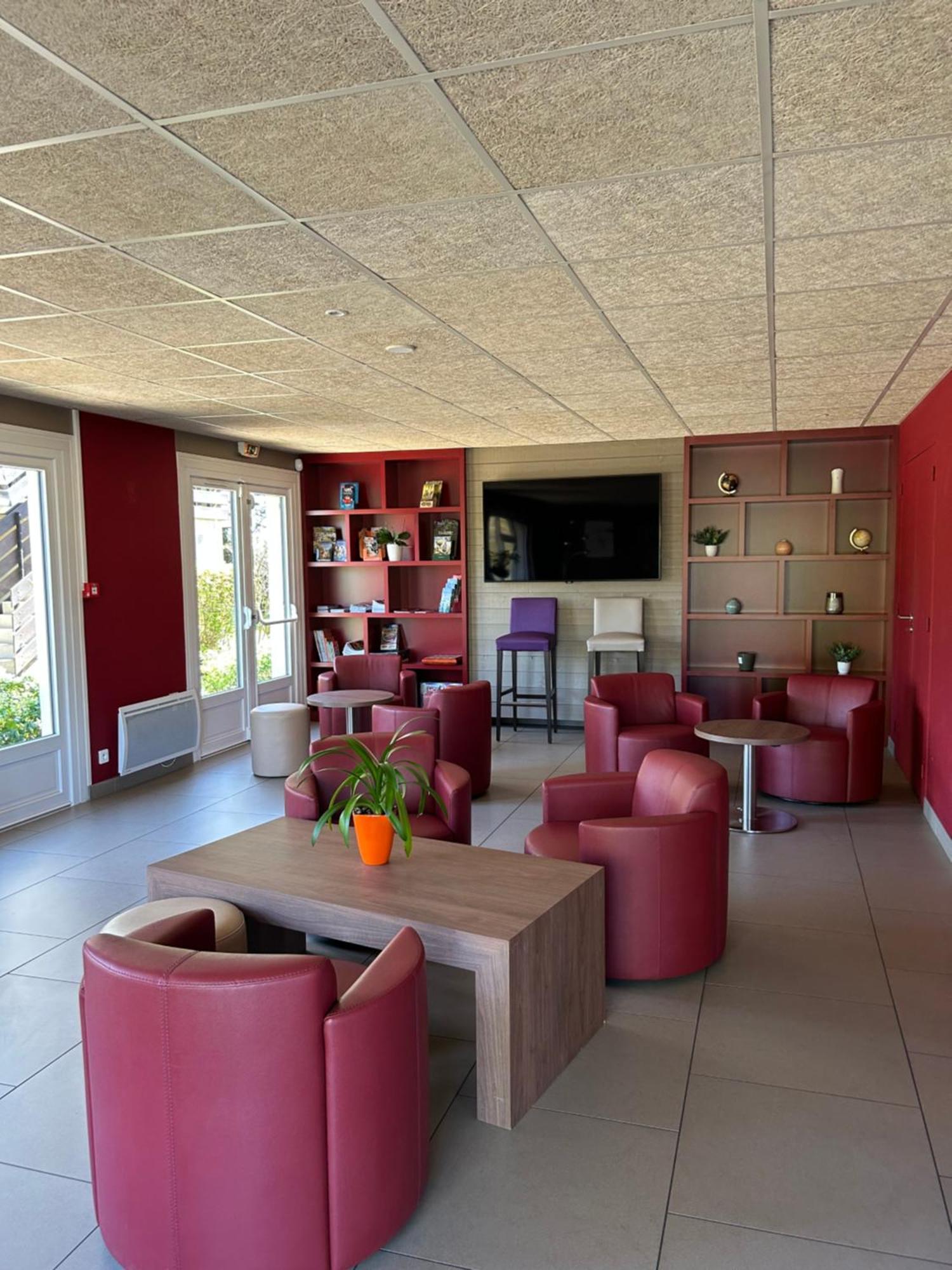 Campanile Sable-Sur-Sarthe Vion Hotel Exterior foto
