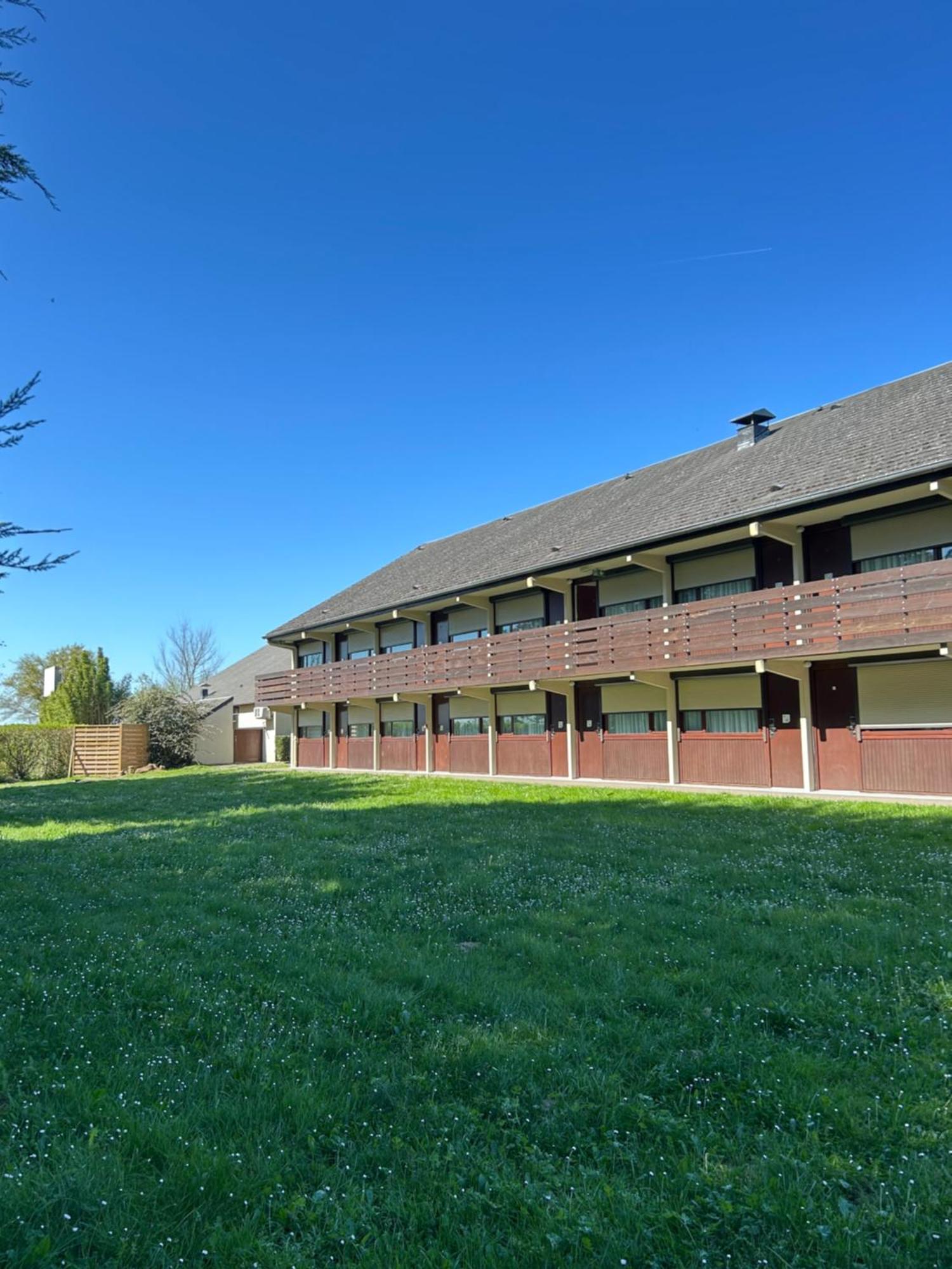 Campanile Sable-Sur-Sarthe Vion Hotel Exterior foto